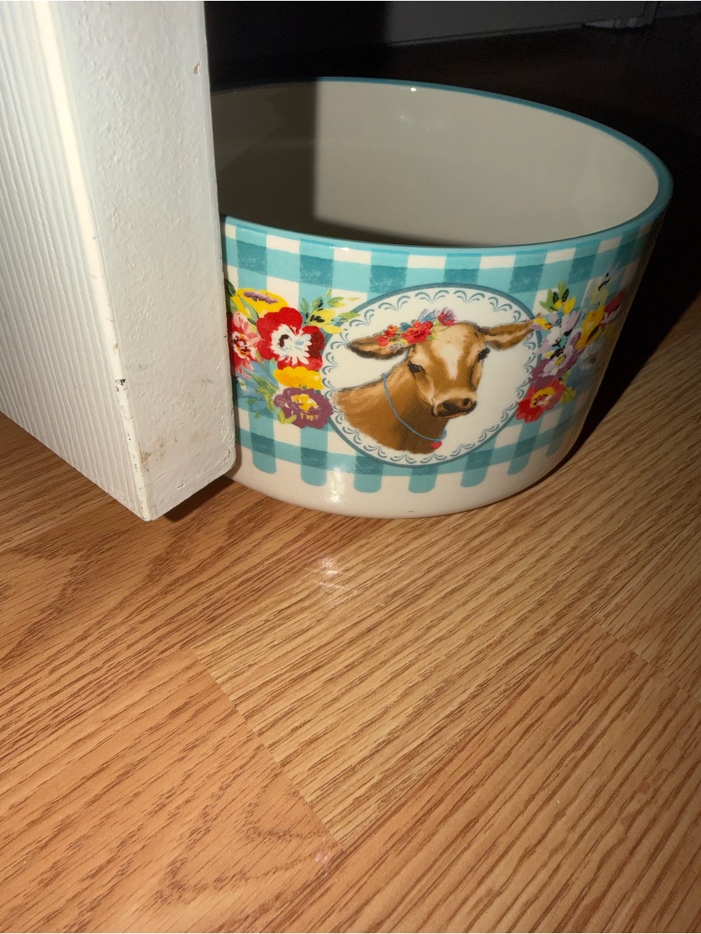 The Pioneer Woman Blue Gingham Ceramic Serving Bowl with Cow and Floral Motif - Picture 2 of 6